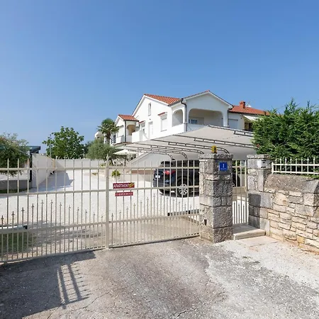 Palace Apartments New! Porec Exterior photo