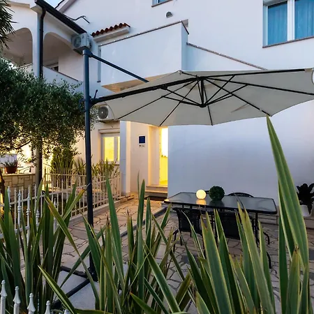Palace Apartments New! Porec Exterior photo