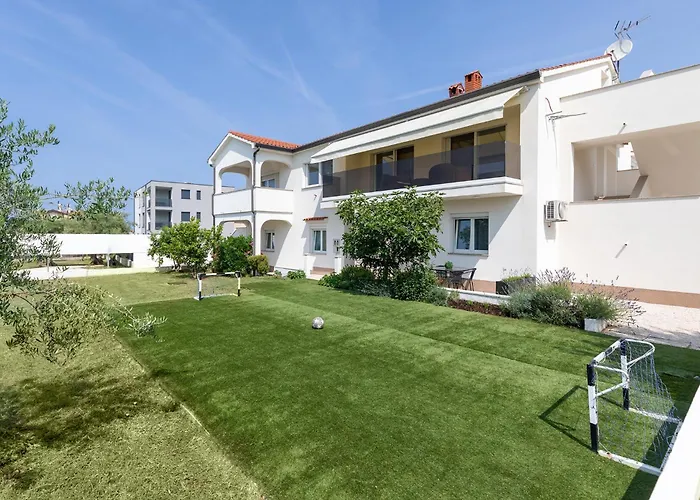 Palace Apartments New!